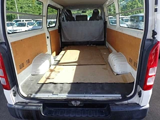 TOYOTA HIACE VAN 2016