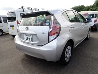 TOYOTA AQUA 2016