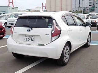 TOYOTA AQUA 2016