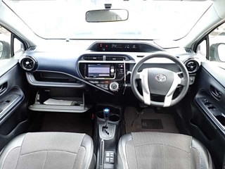 TOYOTA AQUA 2016
