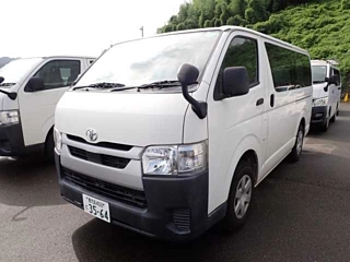 TOYOTA HIACE VAN 2020
