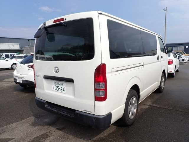 TOYOTA HIACE VAN 2020