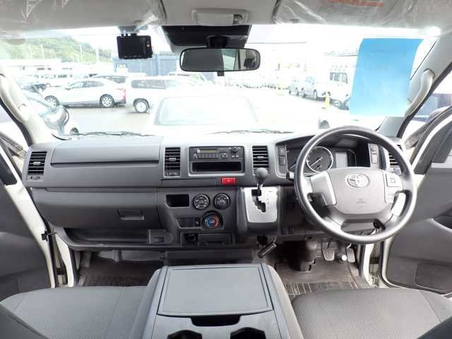 TOYOTA HIACE VAN 2020