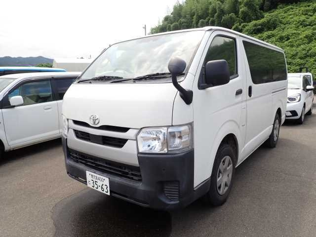 TOYOTA HIACE VAN 2020