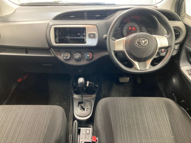 TOYOTA VITZ 2016