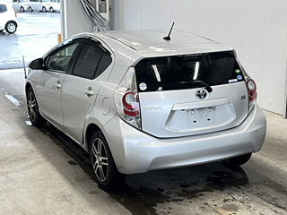TOYOTA AQUA 2013