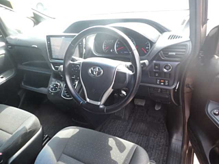 TOYOTA NOAH 2015