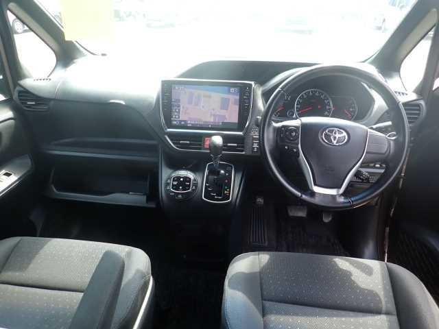 TOYOTA NOAH 2015