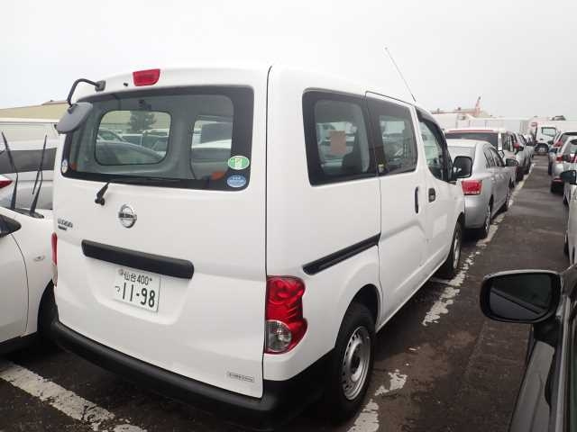 NISSAN NV200 2020