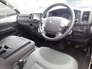 TOYOTA HIACE VAN 2020
