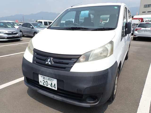 MITSUBISHI DELICA 2012