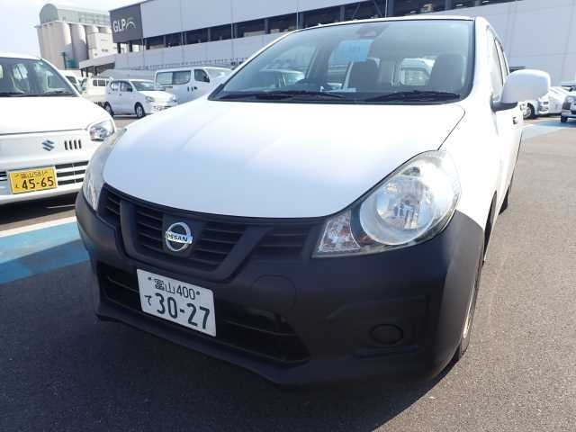 NISSAN AD 2017