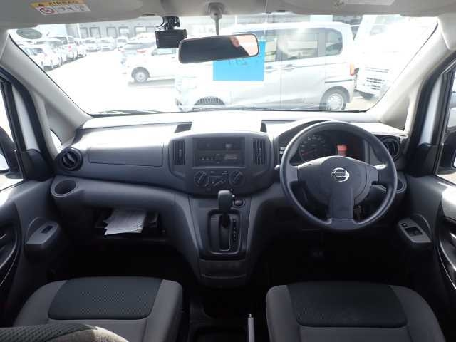 NISSAN NV200 2019