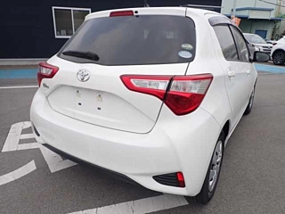 TOYOTA VITZ 2019