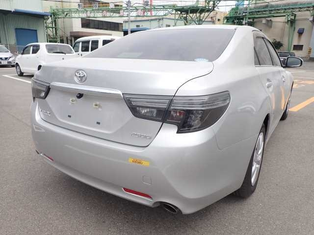 TOYOTA MARK X 2017