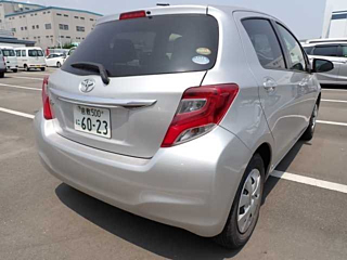 TOYOTA VITZ 2015