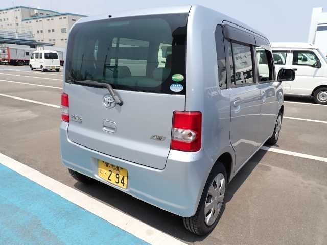 TOYOTA PIXIS SPACE 2012