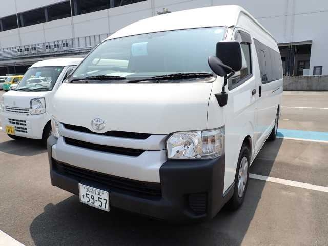 TOYOTA HIACE VAN 2017