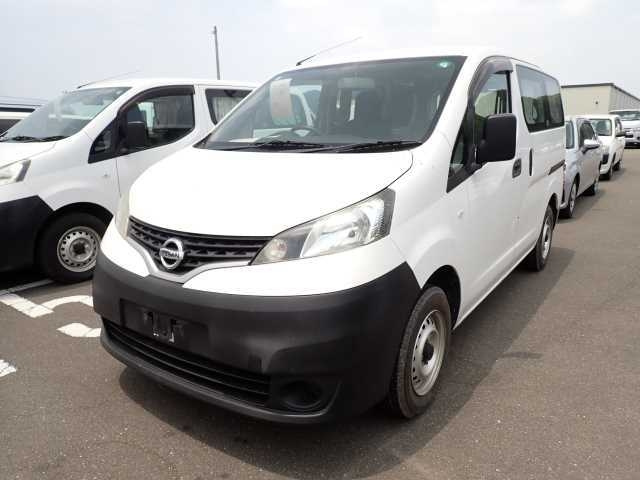 NISSAN NV200 2018