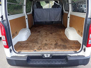 TOYOTA HIACE VAN 2020