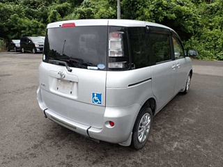 TOYOTA SIENTA 2012