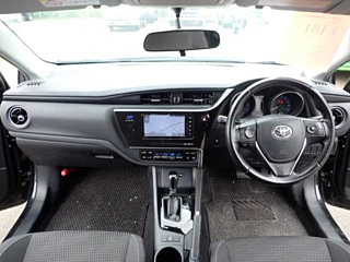 TOYOTA AURIS 2015