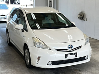 TOYOTA PRIUS ALPHA 2012