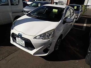 TOYOTA AQUA 2015