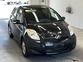 TOYOTA VITZ 2010