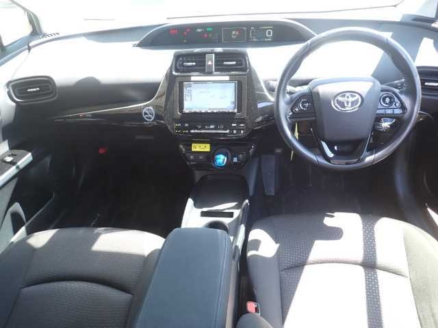 TOYOTA PRIUS 2021