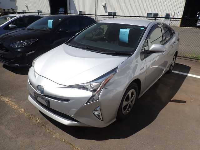 TOYOTA PRIUS 2017