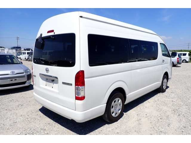TOYOTA HIACE 2017