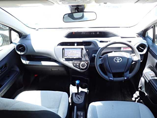 TOYOTA AQUA 2021