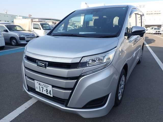TOYOTA NOAH 2021