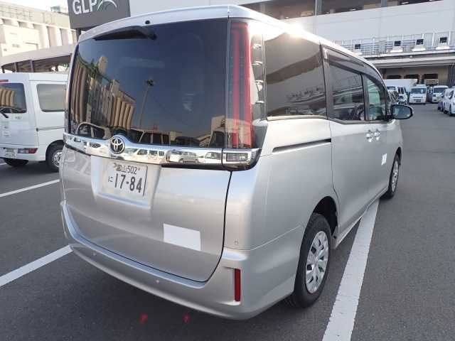 TOYOTA NOAH 2021