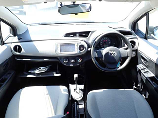TOYOTA VITZ 2011
