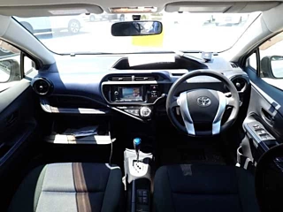 TOYOTA AQUA 2016