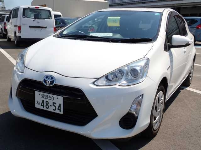 TOYOTA AQUA 2016