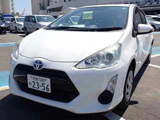 TOYOTA AQUA 2016