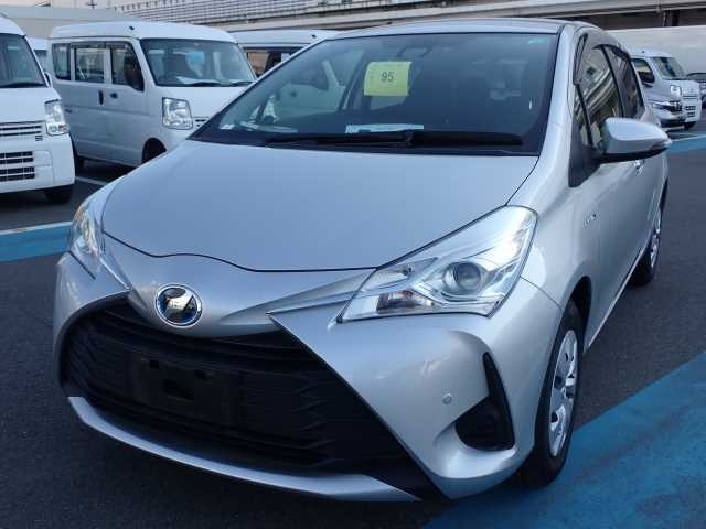 TOYOTA VITZ 2018