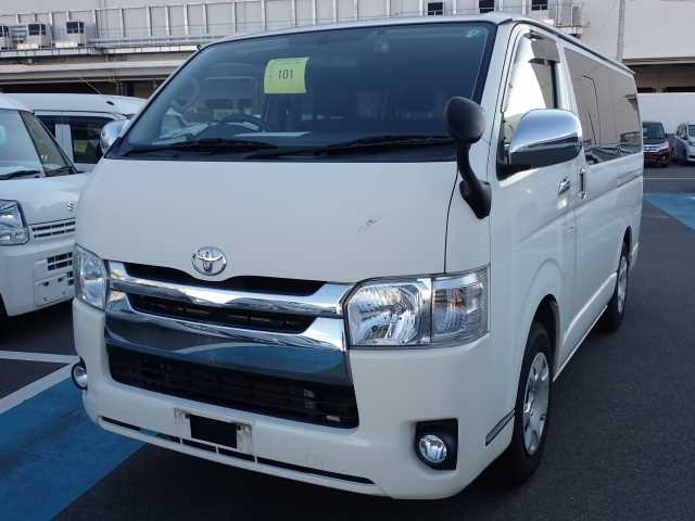 TOYOTA HIACE VAN 2018