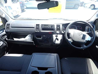 TOYOTA HIACE VAN 2020