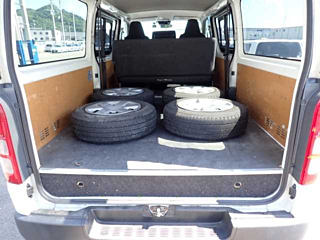 TOYOTA HIACE VAN 2021