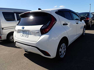 TOYOTA AQUA 2022