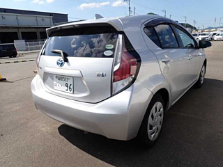 TOYOTA AQUA 2016