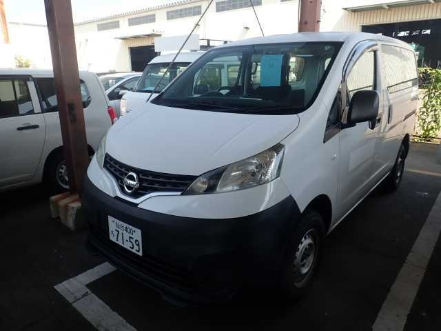 NISSAN NV200 2019