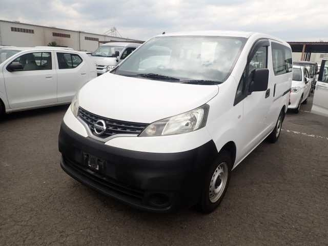NISSAN NV200 2018