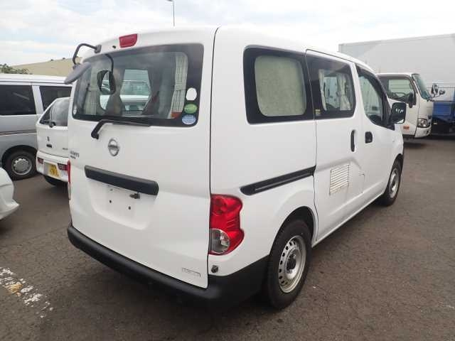 NISSAN NV200 2018