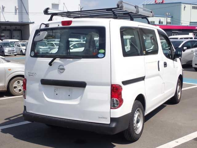NISSAN NV200 2020