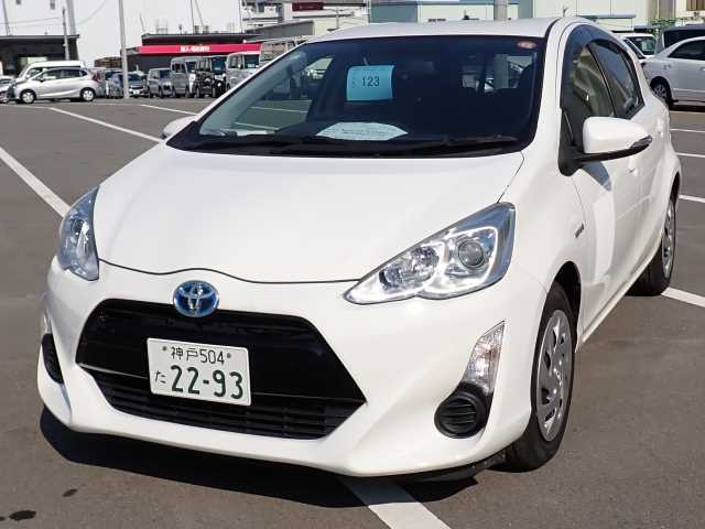 TOYOTA AQUA 2017